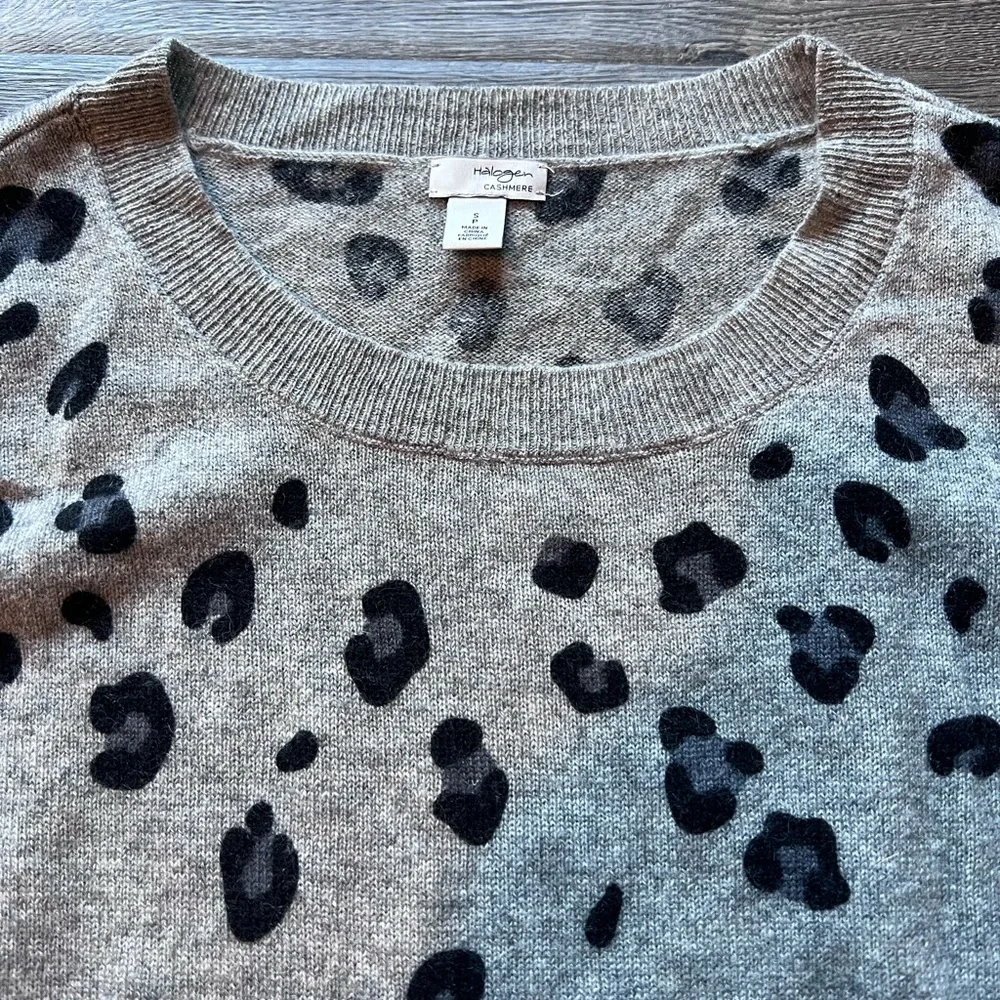 Halogen Nordstrom 100% cashmere gray animal print sweater Small S